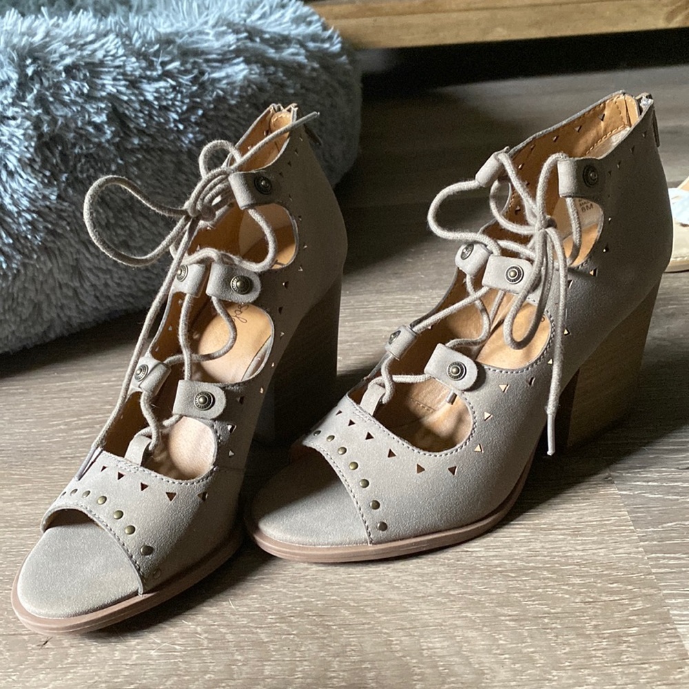 Beautiful BKE Heels